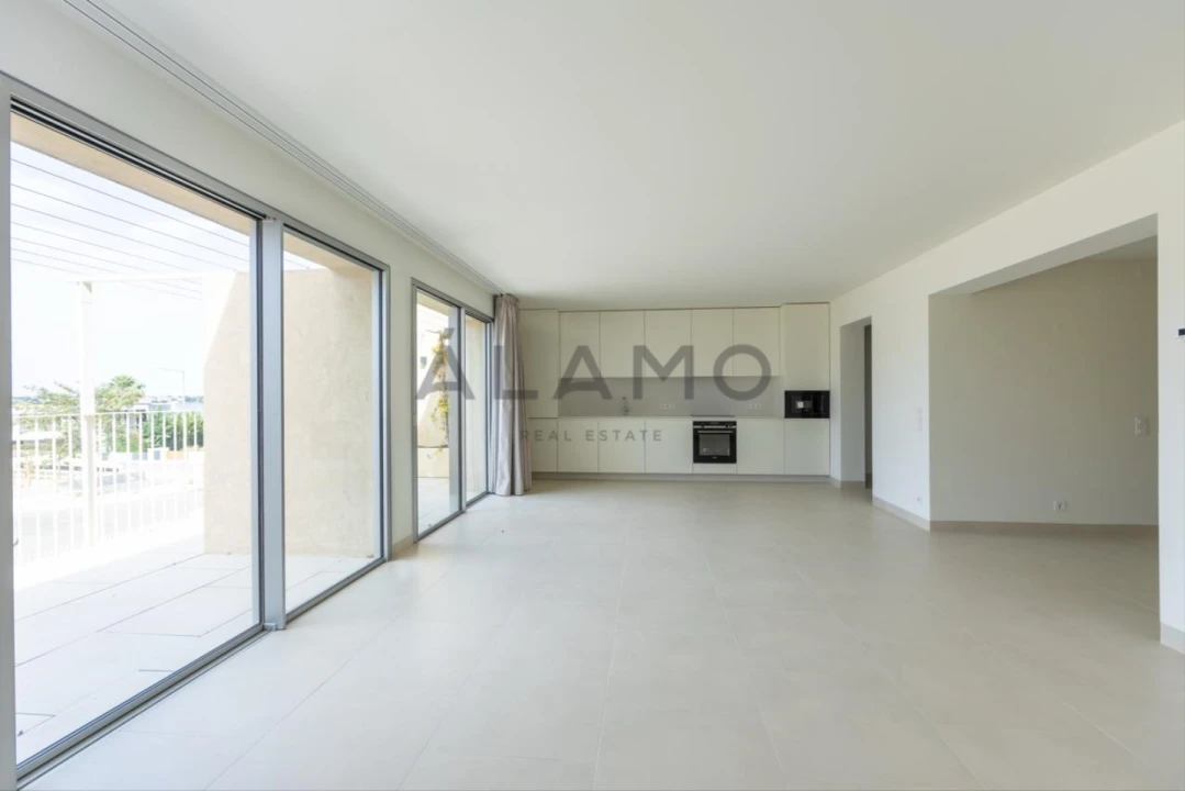 Apartamento T2 para Venda em Quarteira Foto 17