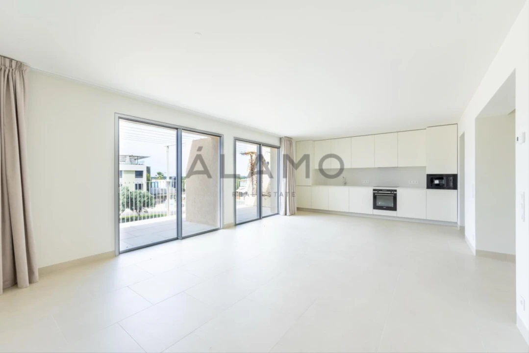 Apartamento T2 para Venda em Quarteira Foto 6