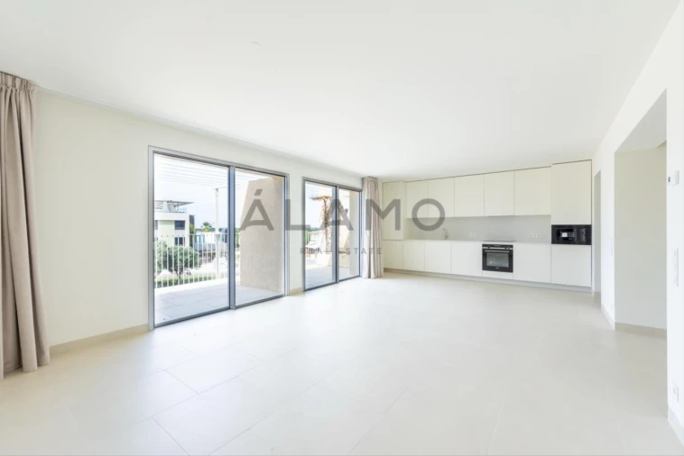 Apartamento T2 para Venda em Quarteira Foto 6