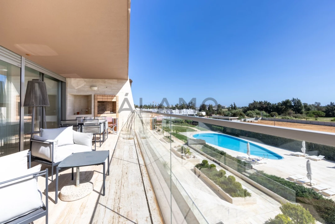 Apartamento T2 para Venda em Quarteira Foto 2