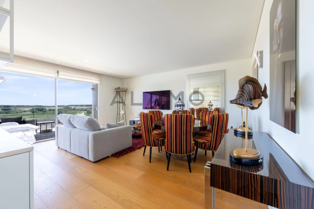 Apartamento T2 para Venda em Quarteira Foto 3