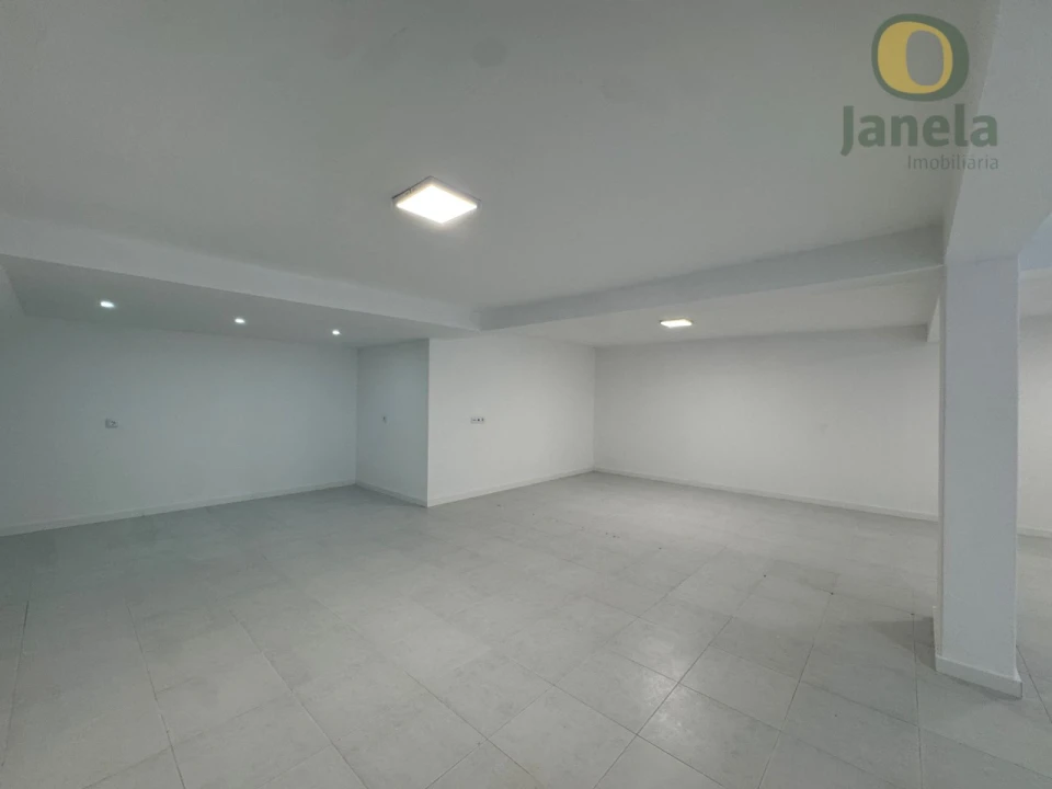 Moradia T4 para Venda em Quarteira Foto 10
