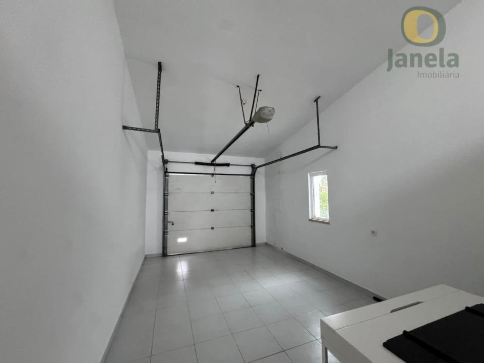 Moradia T4 para Venda em Quarteira Foto 21
