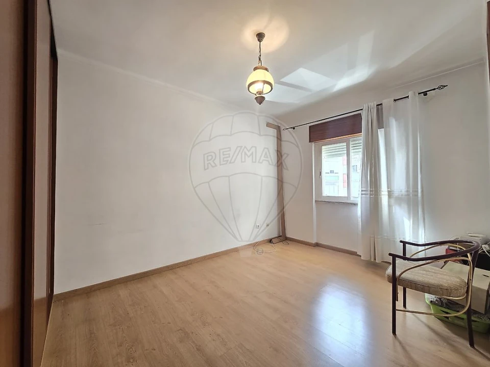 Apartamento T1 para Arrendamento em Santa Iria de Azoia, São João da Talha e Bobadela Foto 13