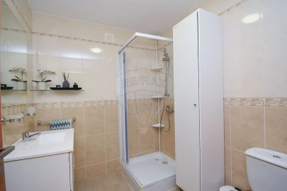 Moradia T5 para Venda em Nossa Senhora do Pópulo, Coto e São Gregório
