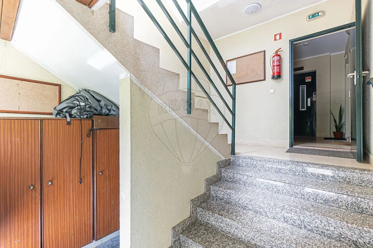 Apartamento T3 para Venda em Avintes Foto 2