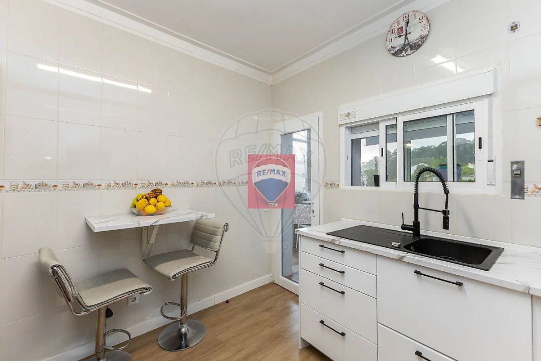 Apartamento T2 para Venda em Vilar de Andorinho Foto 12