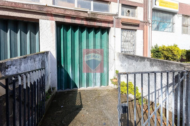 Apartamento T2 para Venda em Vilar de Andorinho Foto 26