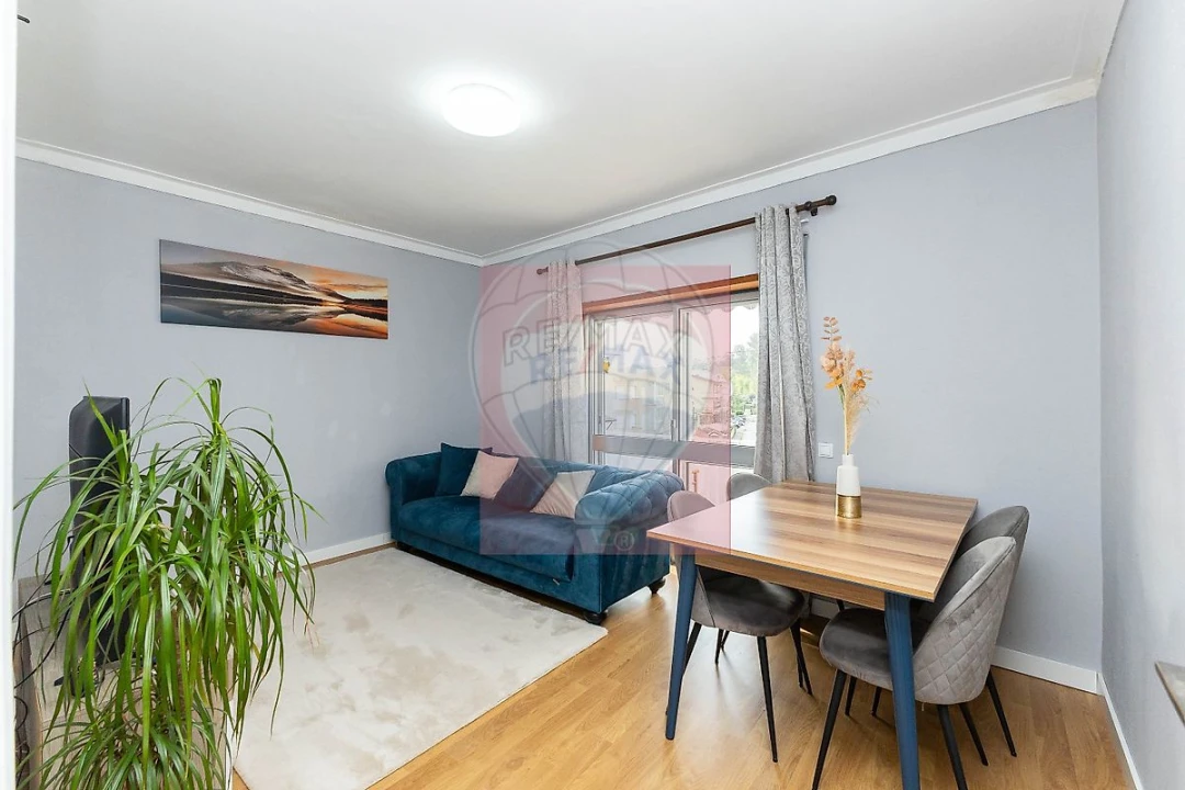 Apartamento T2 para Venda em Vilar de Andorinho Foto 5