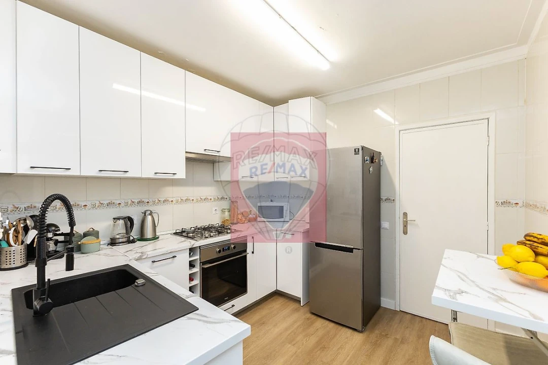Apartamento T2 para Venda em Vilar de Andorinho Foto 13