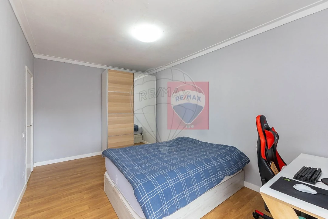 Apartamento T2 para Venda em Vilar de Andorinho Foto 19