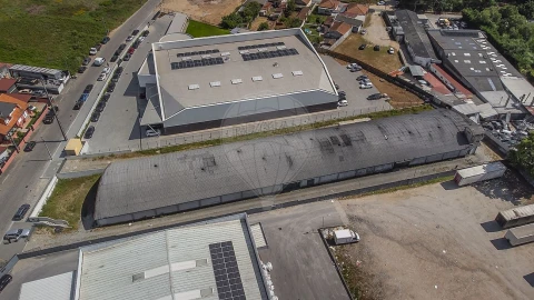 Armazém para Venda em Grijó e Sermonde