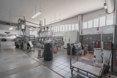 Armazém para Venda em Grijó e Sermonde
