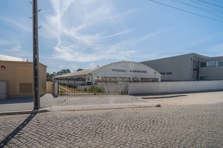 Armazém para Venda em Grijó e Sermonde Foto 33