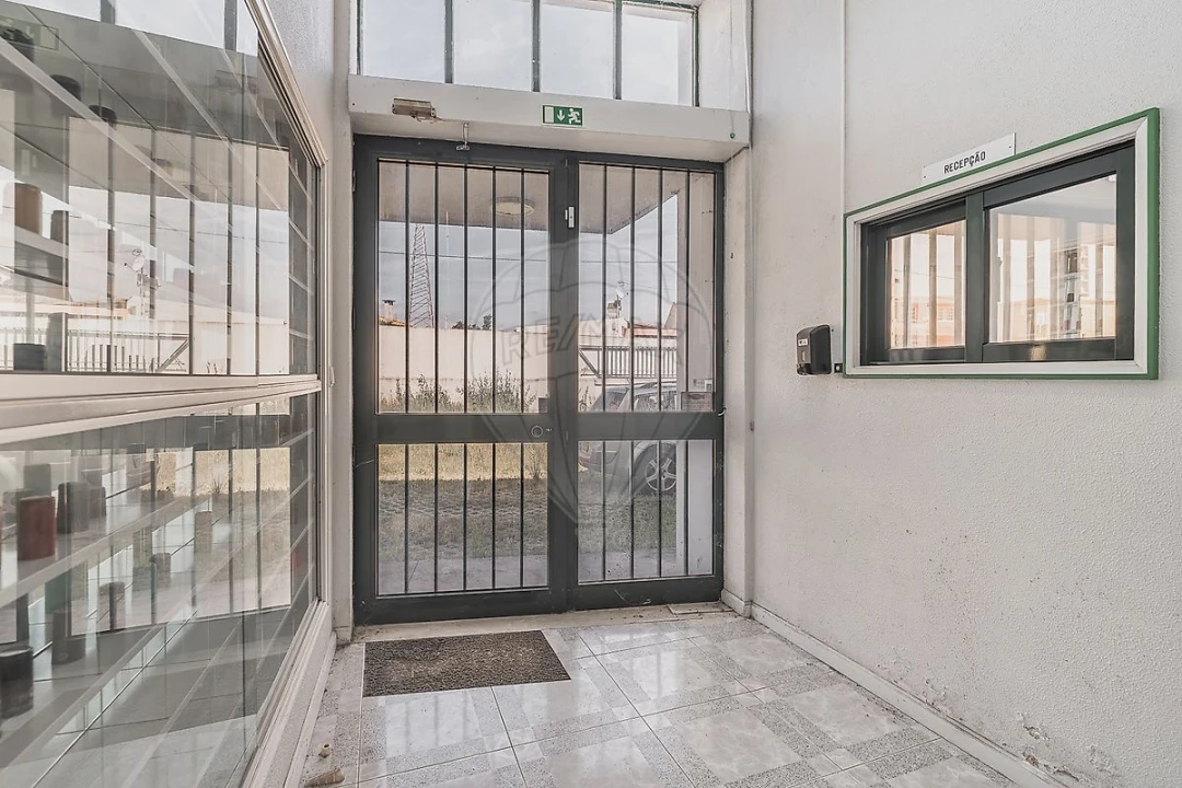 Armazém para Venda em Grijó e Sermonde Foto 18