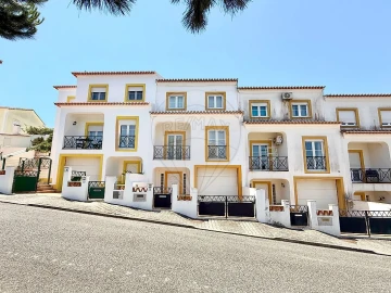 Moradia T3 para Venda em Azueira e Sobral da Abelheira