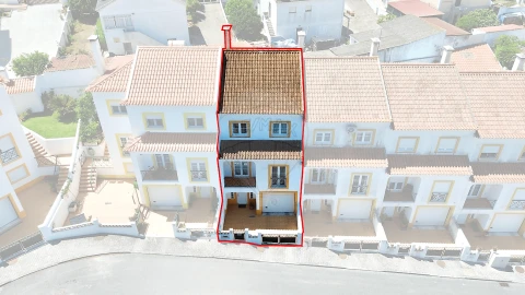Moradia T3 para Venda em Azueira e Sobral da Abelheira
