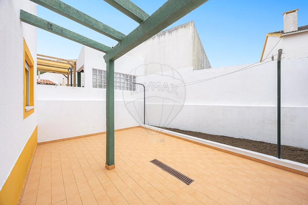 Moradia T3 para Venda em Azueira e Sobral da Abelheira Foto 19