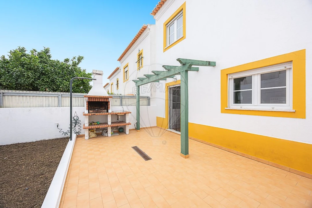 Moradia T3 para Venda em Azueira e Sobral da Abelheira Foto 20