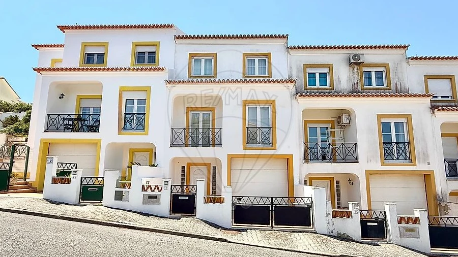 Moradia T3 para Venda em Azueira e Sobral da Abelheira