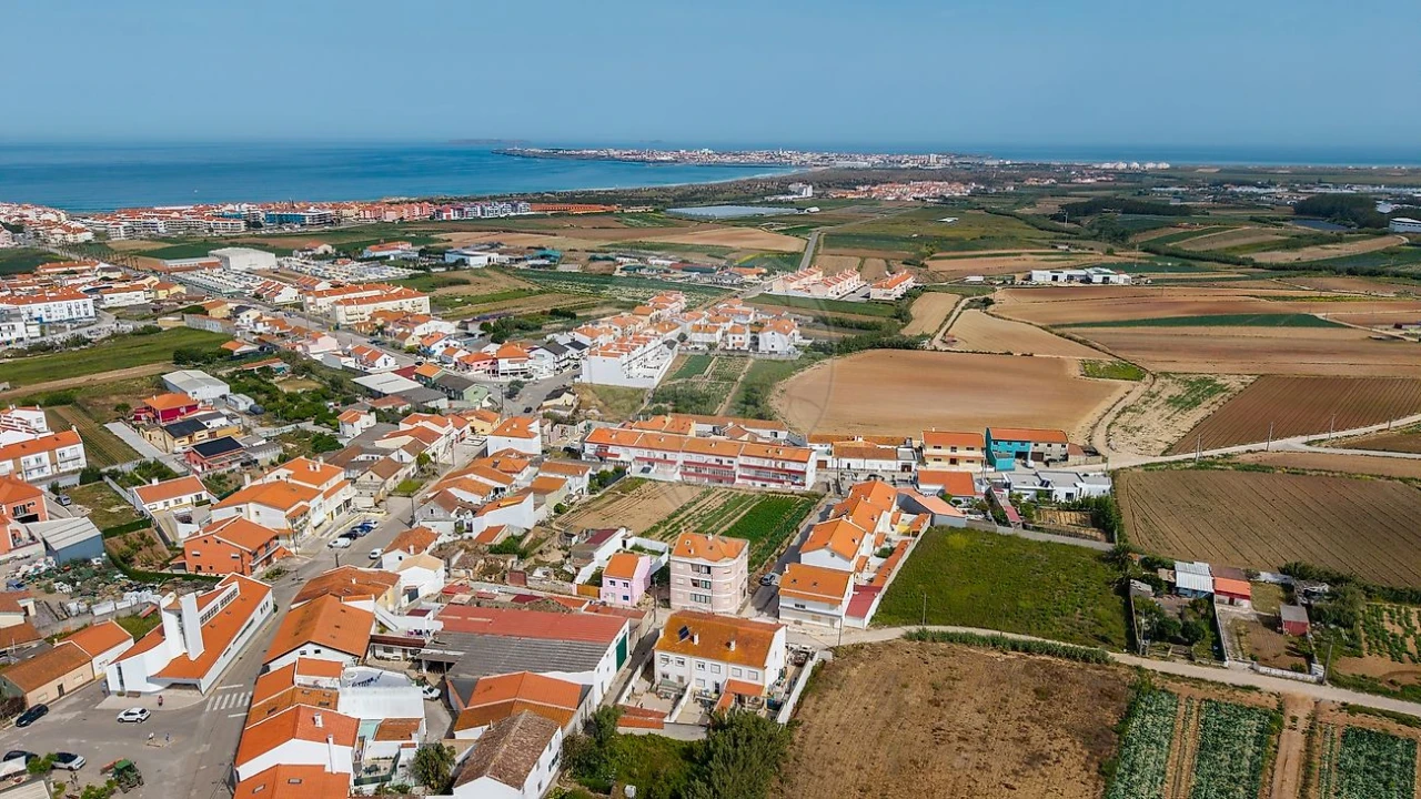 Apartamento T2 para Venda em Atouguia da Baleia Foto 1