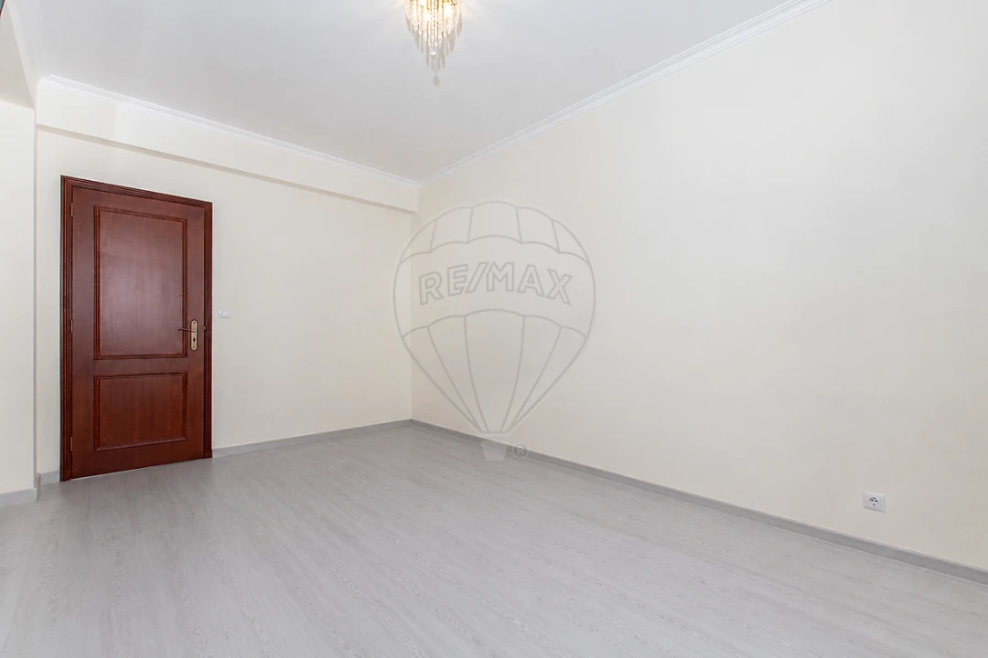 Apartamento T3 para Venda em Arruda dos Vinhos Foto 8