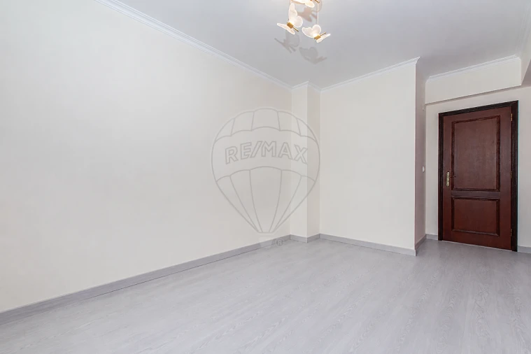 Apartamento T3 para Venda em Arruda dos Vinhos Foto 9