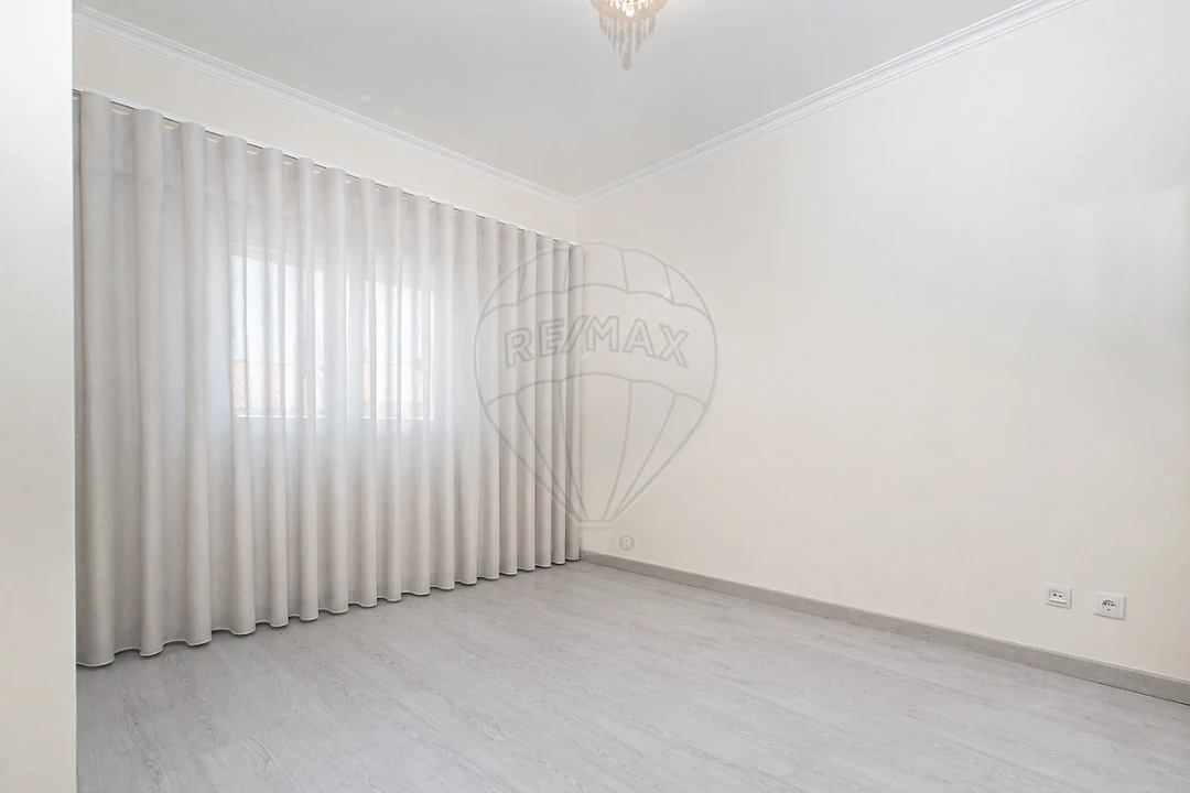 Apartamento T3 para Venda em Arruda dos Vinhos Foto 10