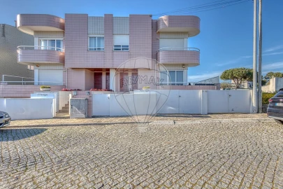 Moradia T3 para Venda em São Felix da Marinha