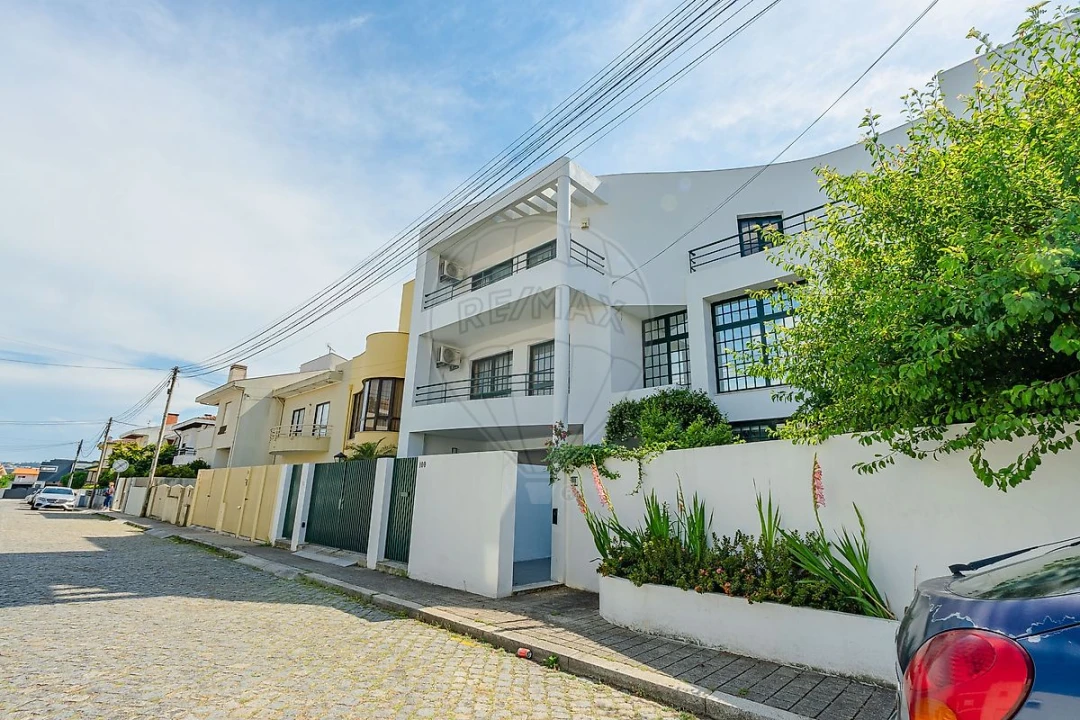 Moradia T4 para Venda em Cidade da Maia Foto 38