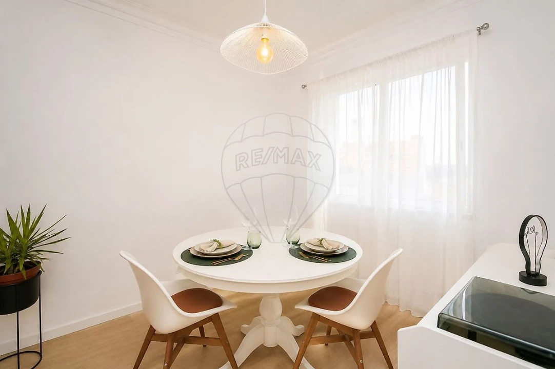 Apartamento T2 para Venda em Queluz e Belas Foto 13