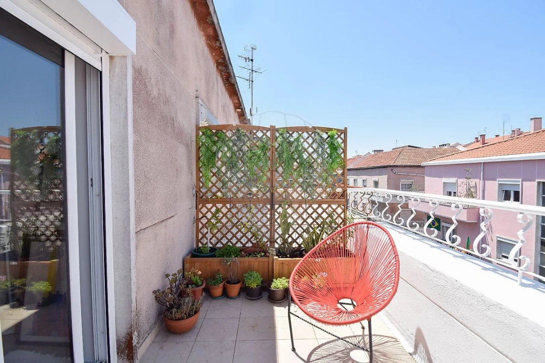 Apartamento T2 para Venda em Queluz e Belas Foto 4
