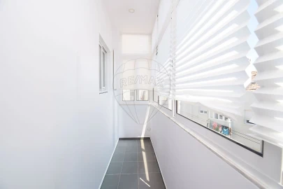 Apartamento T2 para Venda em Queluz e Belas