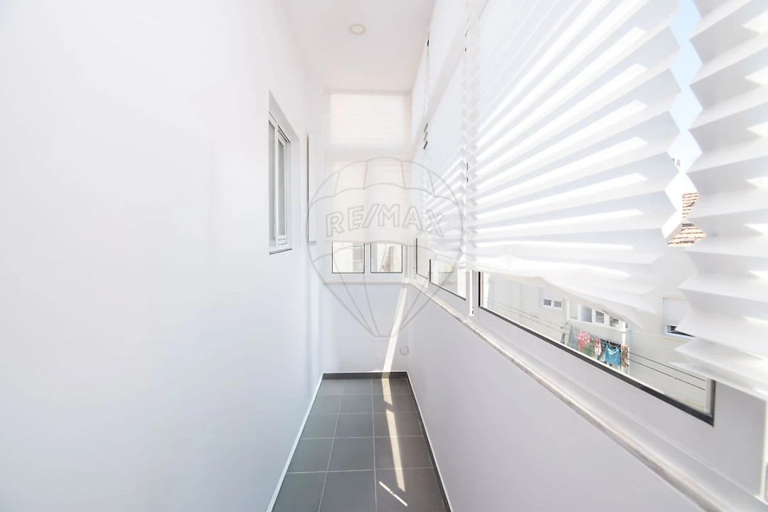 Apartamento T2 para Venda em Queluz e Belas Foto 10