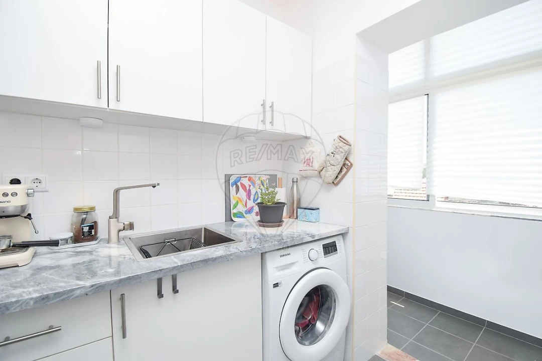 Apartamento T2 para Venda em Queluz e Belas Foto 9