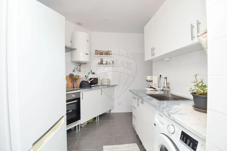 Apartamento T2 para Venda em Queluz e Belas Foto 11