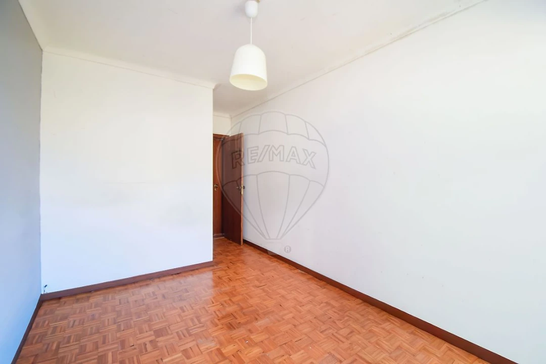 Apartamento T2 para Venda em Algueirão-Mem Martins Foto 9