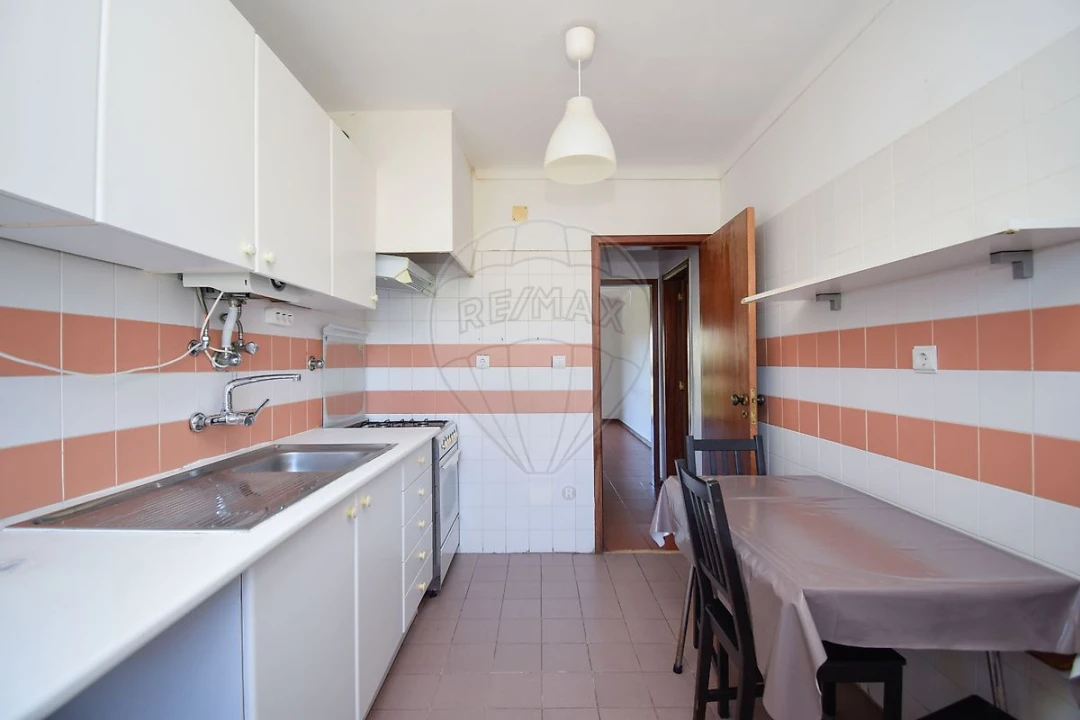 Apartamento T2 para Venda em Algueirão-Mem Martins Foto 17