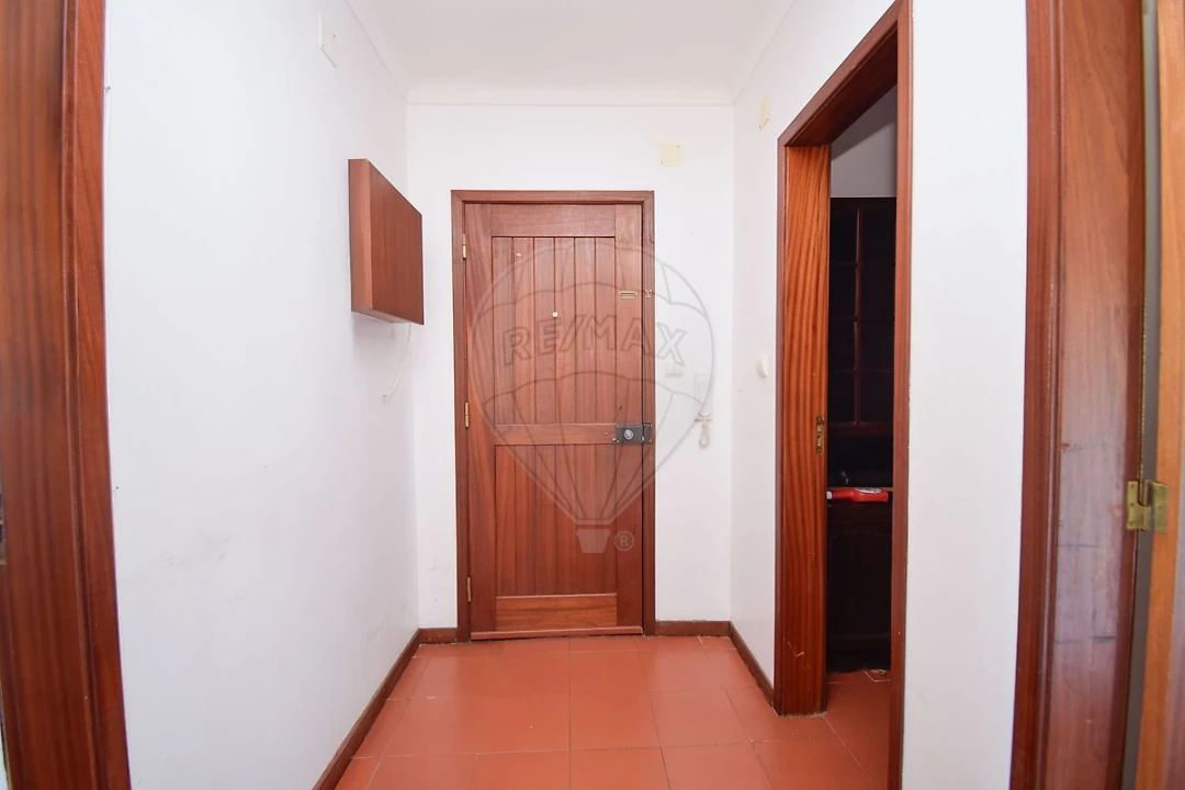 Apartamento T2 para Venda em Algueirão-Mem Martins Foto 12