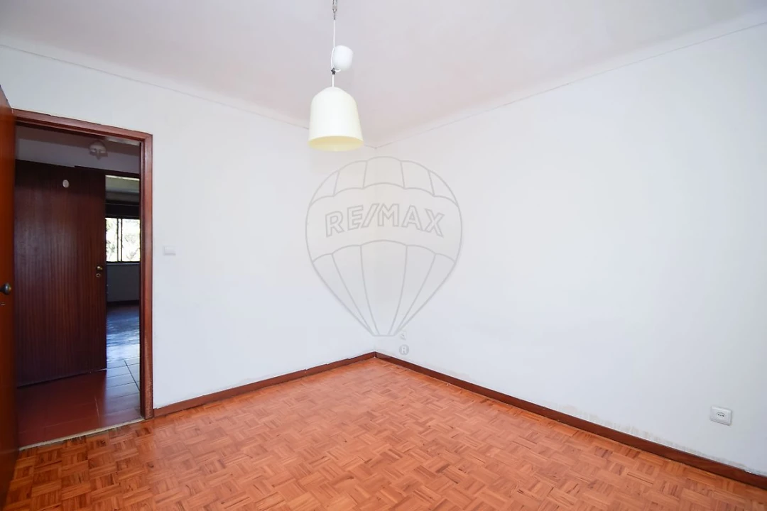 Apartamento T2 para Venda em Algueirão-Mem Martins Foto 7