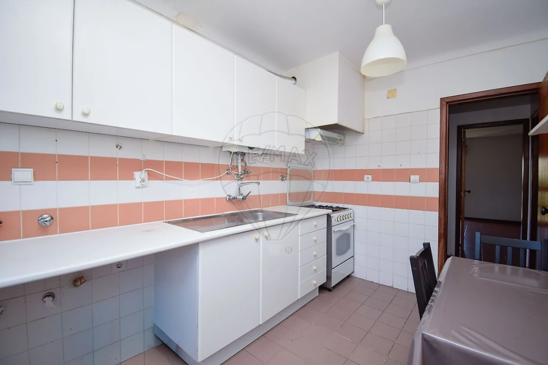 Apartamento T2 para Venda em Algueirão-Mem Martins Foto 16