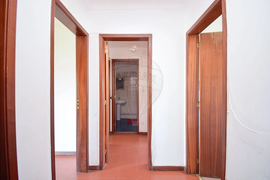 Apartamento T2 para Venda em Algueirão-Mem Martins Foto 13
