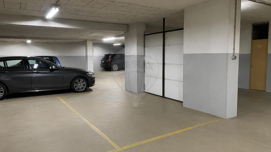 Garagem para Venda em Cidade da Maia Foto 2