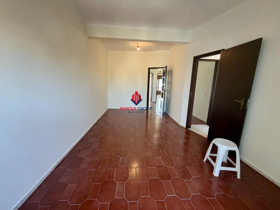 Apartamento T2 para Venda em Portimão Foto 3