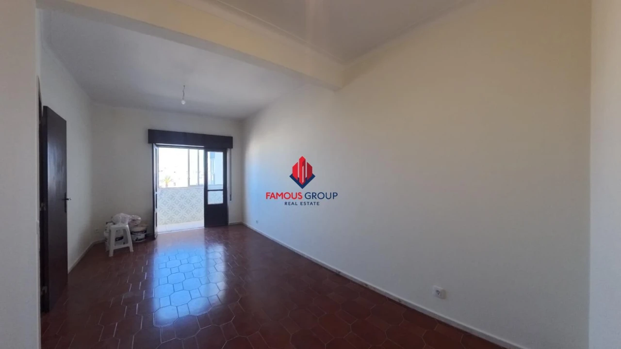 Apartamento T2 para Venda em Portimão Foto 4