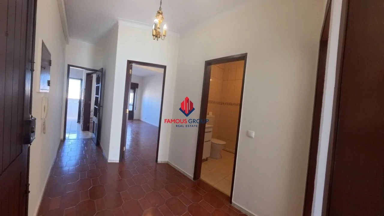 Apartamento T2 para Venda em Portimão Foto 6