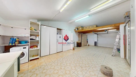 Moradia T4 para Venda em Mexilhoeira Grande