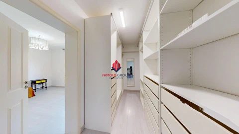 Moradia T4 para Venda em Mexilhoeira Grande