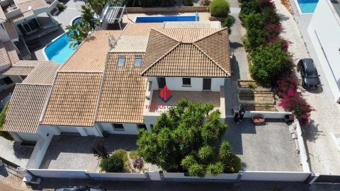 Moradia T4 para Venda em Mexilhoeira Grande