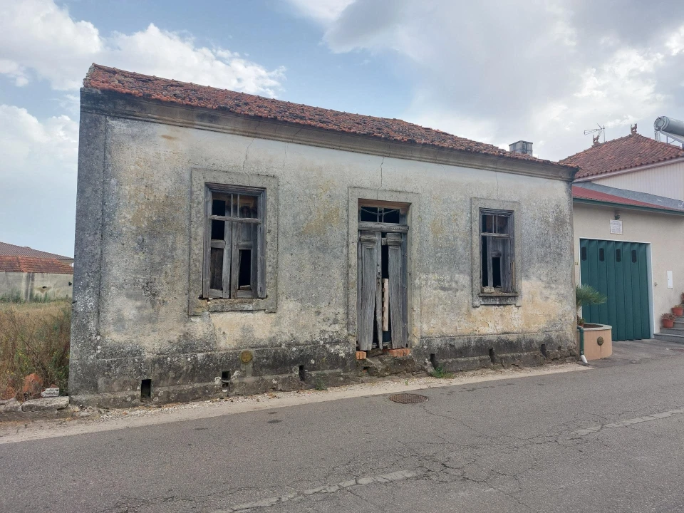 Moradia T2 para Venda em Oiã Foto 2